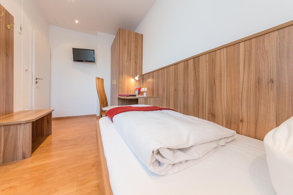 Hotel Drei Loewen Dachau Chambre photo