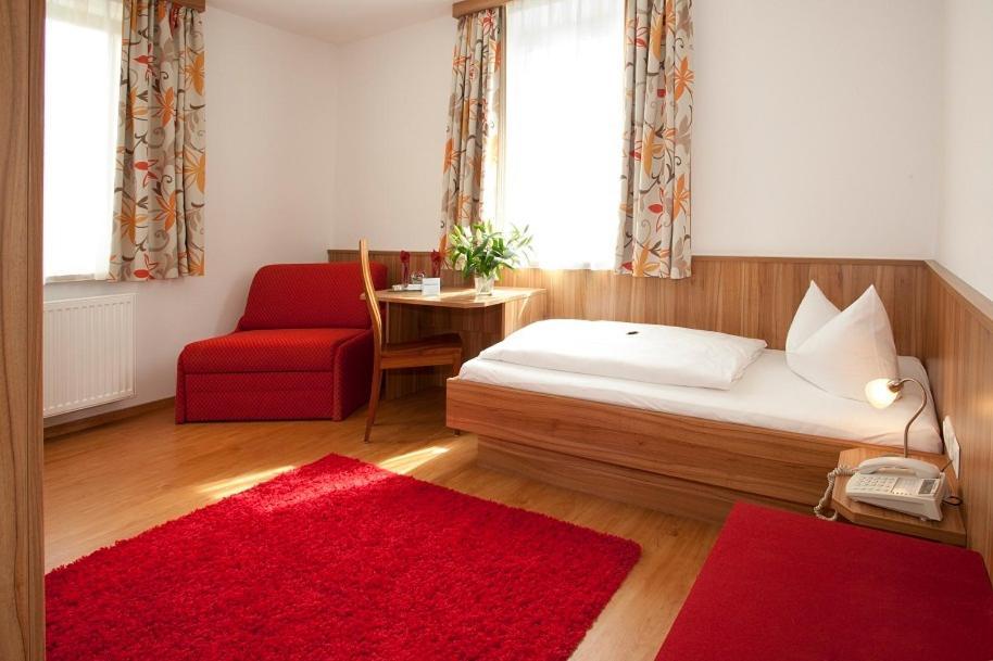 Hotel Drei Loewen Dachau Extérieur photo